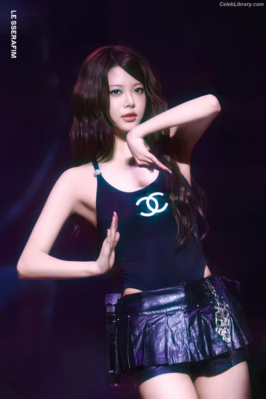 Hong Eunchae 홍은채  LESSERAFIM photo 20 of 992