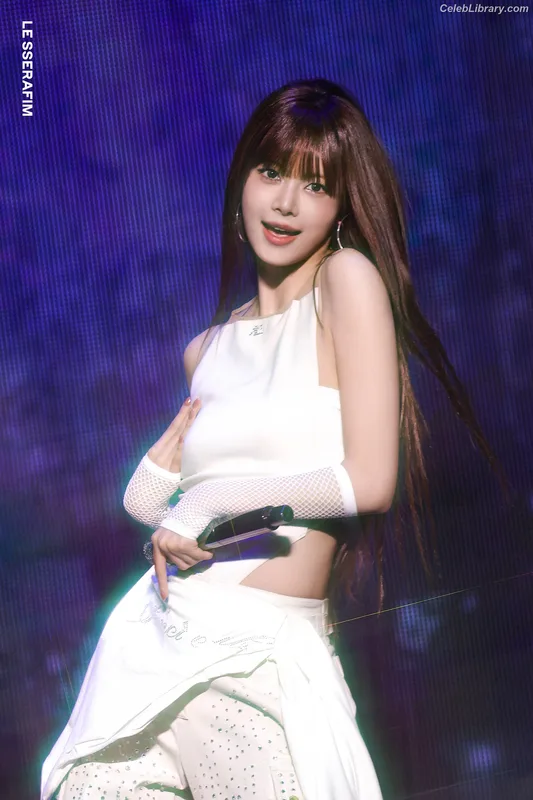 Hong Eunchae 홍은채  LESSERAFIM photo 21 of 992