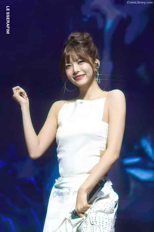 Hong Eunchae 홍은채  LESSERAFIM photo 22 of 992