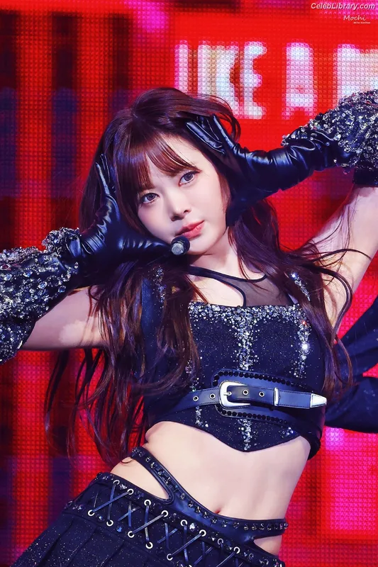 Hong Eunchae 홍은채  LESSERAFIM photo 3 of 992