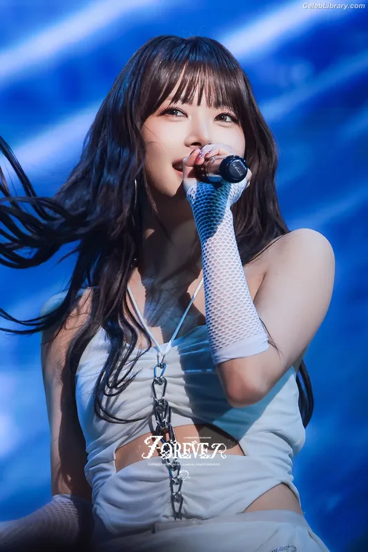 Hong Eunchae 홍은채  LESSERAFIM photo 7 of 992