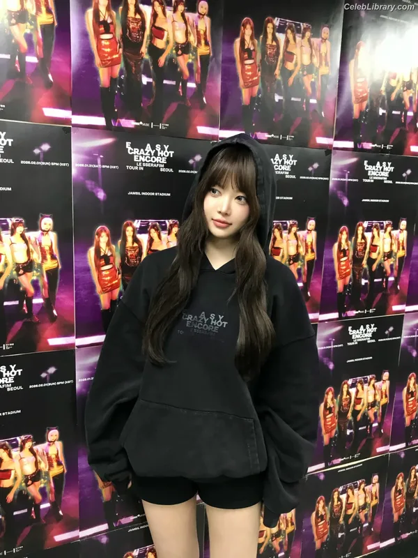Hong Eunchae 홍은채  LESSERAFIM photo 10 of 992