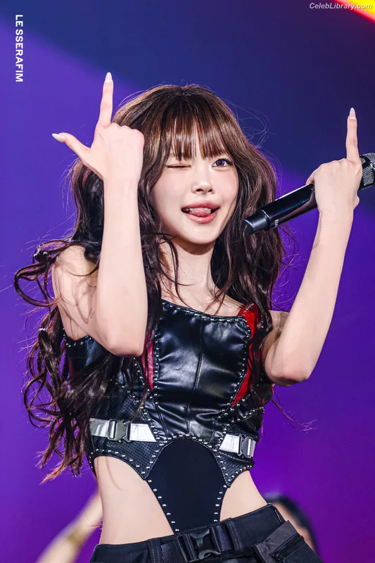 Hong Eunchae 홍은채  LESSERAFIM photo 4 of 992