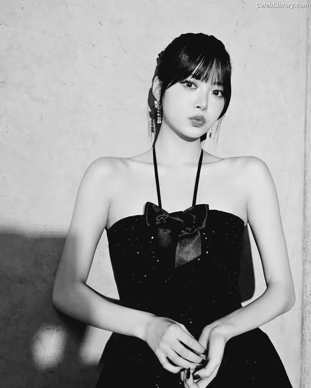 Hong Eunchae 홍은채  LESSERAFIM photo 16 of 992
