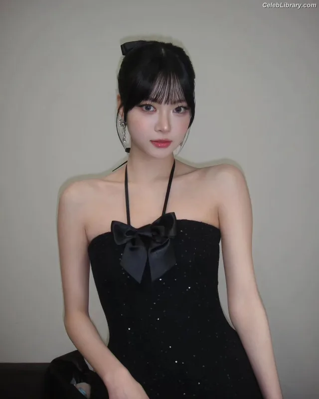 Hong Eunchae 홍은채  LESSERAFIM photo 23 of 992