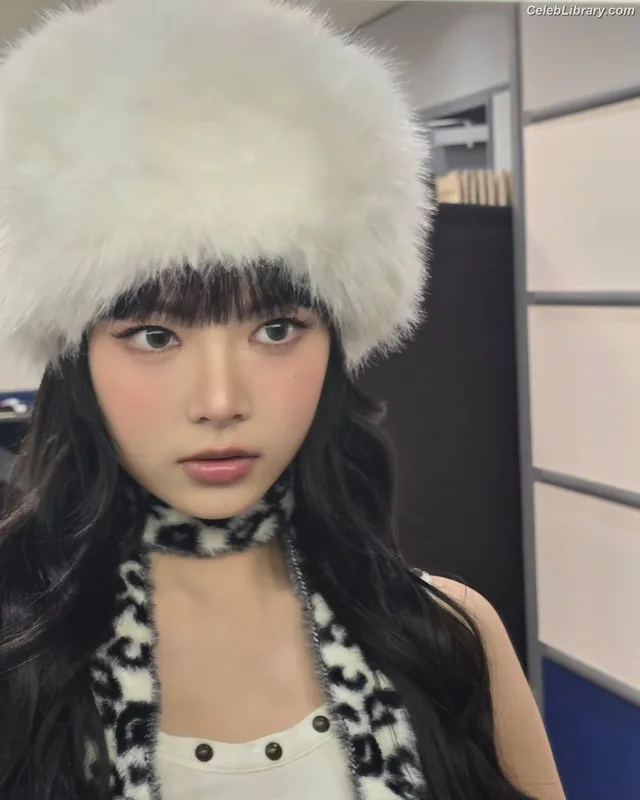 Hong Eunchae 홍은채  LESSERAFIM photo 10 of 992