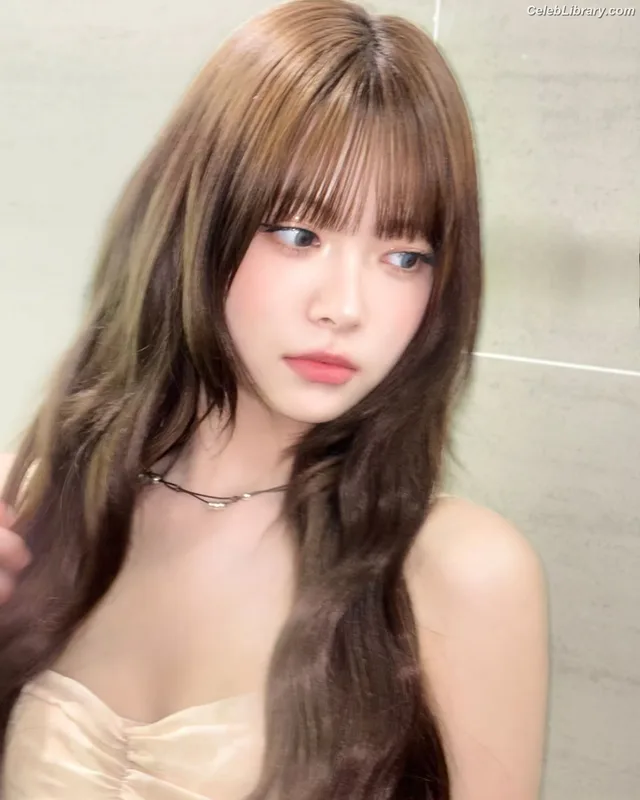 Hong Eunchae 홍은채  LESSERAFIM photo 24 of 992