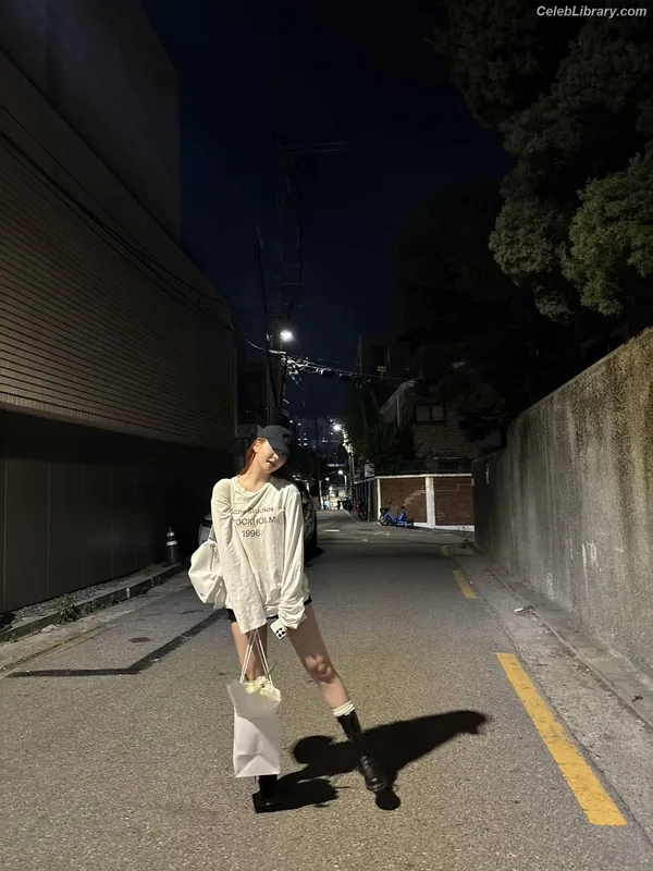 Hong Eunchae 홍은채  LESSERAFIM photo 17 of 992