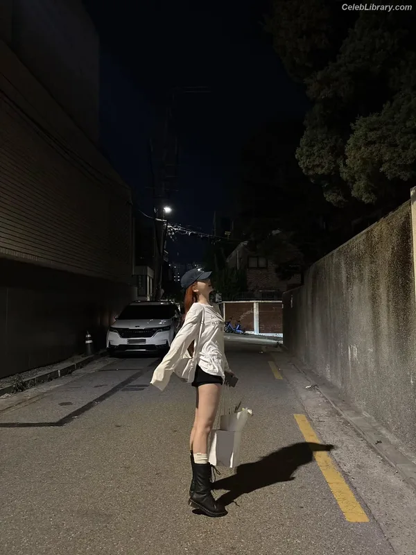 Hong Eunchae 홍은채  LESSERAFIM photo 19 of 992