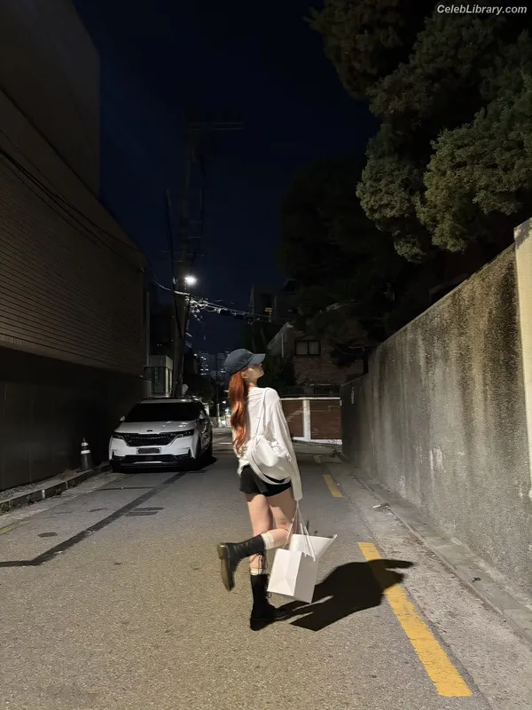 Hong Eunchae 홍은채  LESSERAFIM photo 21 of 992
