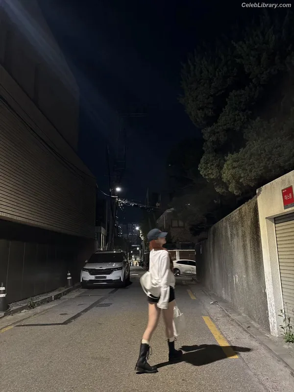 Hong Eunchae 홍은채  LESSERAFIM photo 23 of 992