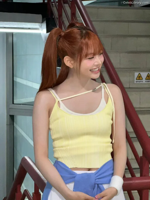 Hong Eunchae 홍은채  LESSERAFIM photo 11 of 992