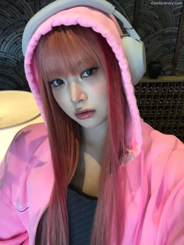 Hong Eunchae 홍은채  LESSERAFIM photo 11 of 992