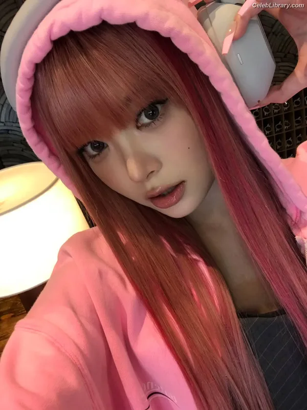 Hong Eunchae 홍은채  LESSERAFIM photo 14 of 992