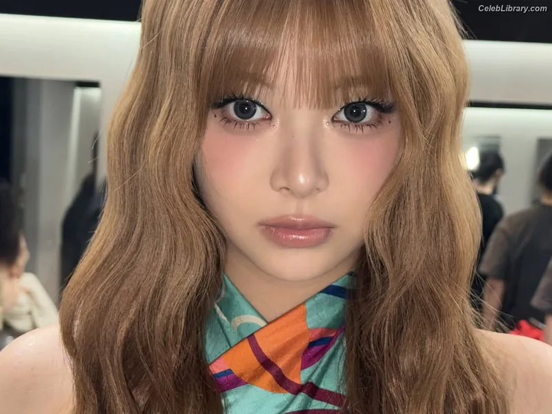Hong Eunchae 홍은채  LESSERAFIM photo 23 of 992