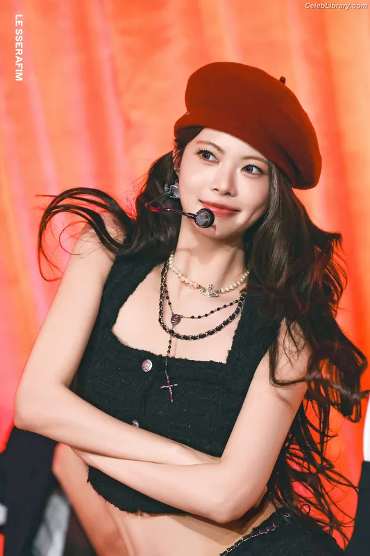Hong Eunchae 홍은채  LESSERAFIM photo 4 of 992