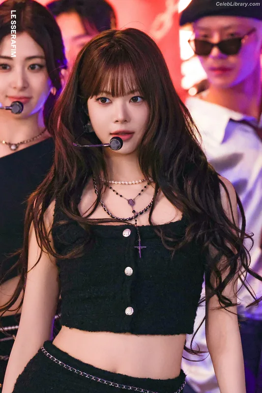 Hong Eunchae 홍은채  LESSERAFIM photo 5 of 992