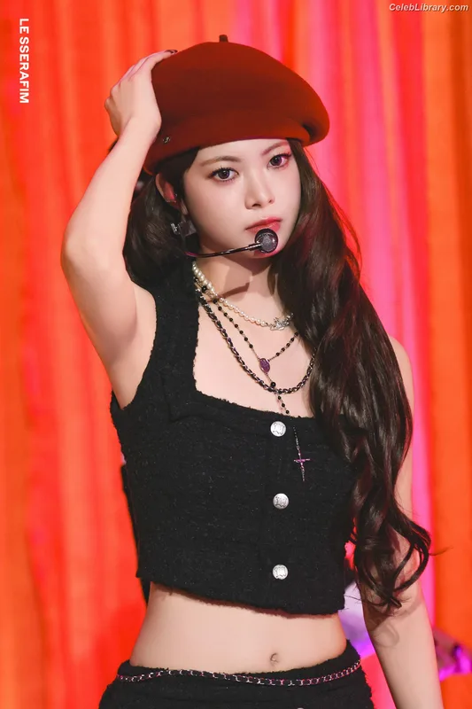 Hong Eunchae 홍은채  LESSERAFIM photo 6 of 992