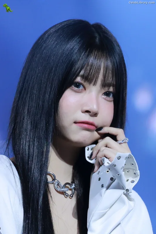 Hong Eunchae 홍은채  LESSERAFIM photo 10 of 992