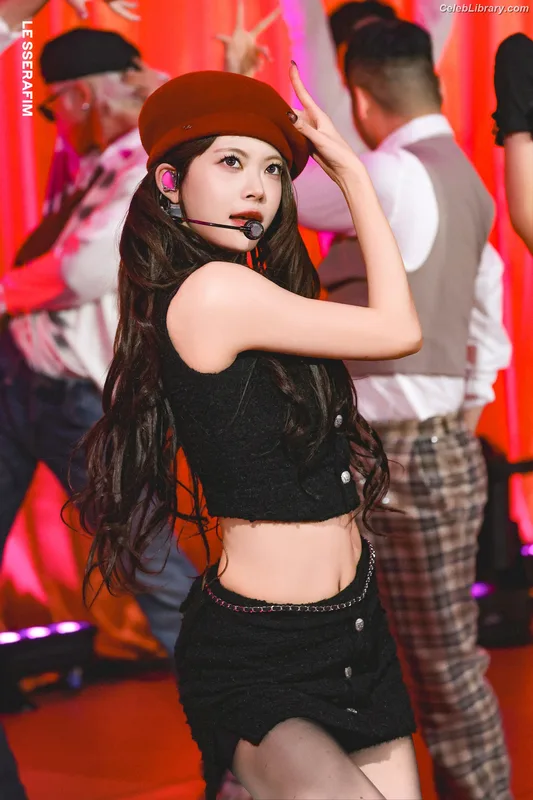 Hong Eunchae 홍은채  LESSERAFIM photo 14 of 992