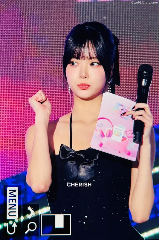 Hong Eunchae 홍은채  LESSERAFIM photo 16 of 992