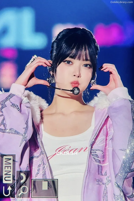 Hong Eunchae 홍은채  LESSERAFIM photo 18 of 992