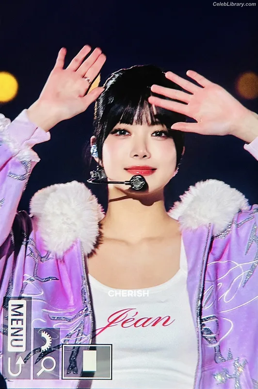 Hong Eunchae 홍은채  LESSERAFIM photo 19 of 992