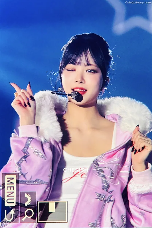 Hong Eunchae 홍은채  LESSERAFIM photo 20 of 992