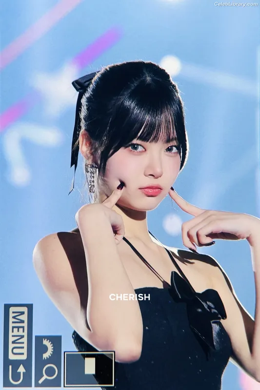 Hong Eunchae 홍은채  LESSERAFIM photo 23 of 992