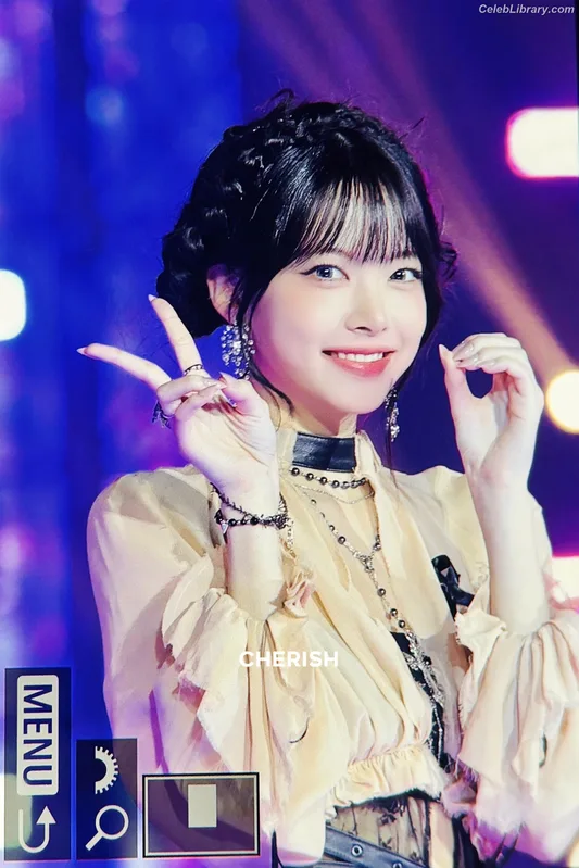 Hong Eunchae 홍은채  LESSERAFIM photo 3 of 992