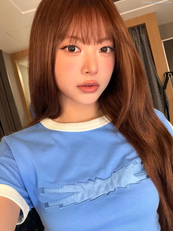 Hong Eunchae 홍은채  LESSERAFIM photo 21 of 992
