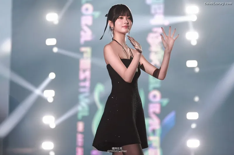 Hong Eunchae 홍은채  LESSERAFIM photo 12 of 992