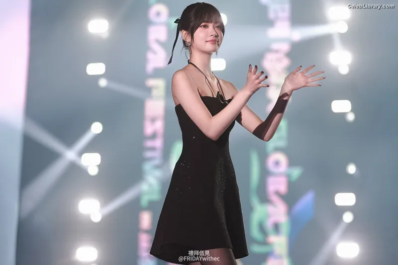Hong Eunchae 홍은채  LESSERAFIM photo 13 of 992