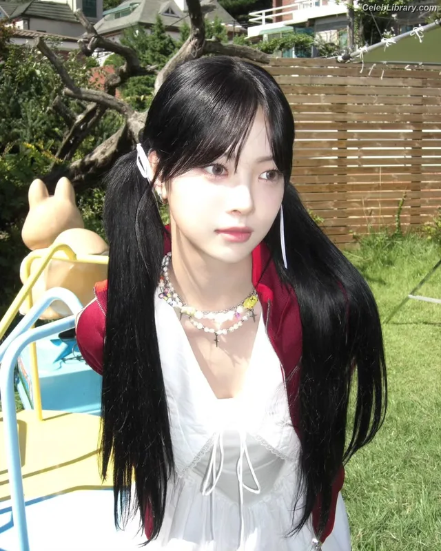 Hong Eunchae 홍은채  LESSERAFIM photo 21 of 992