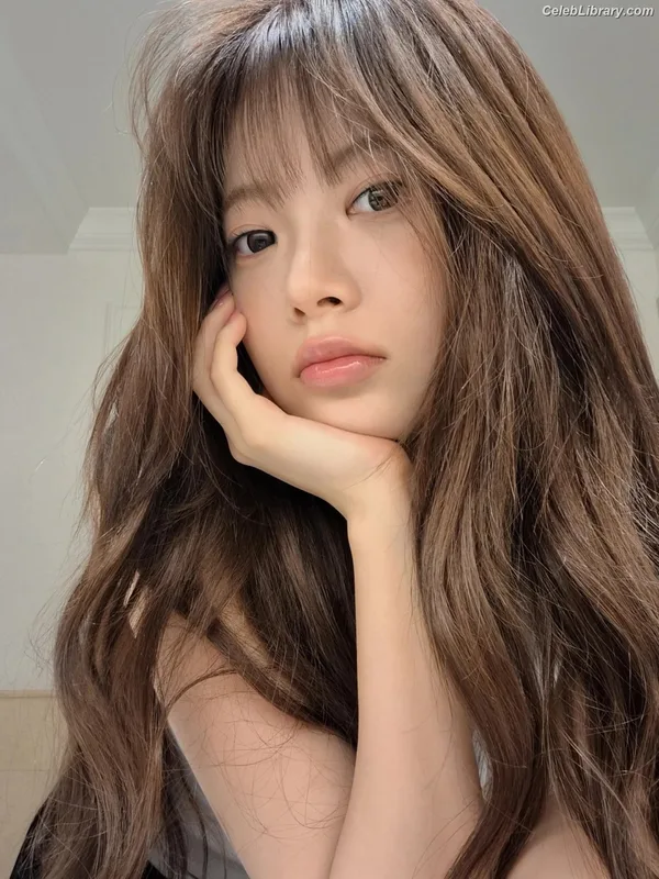 Hong Eunchae 홍은채  LESSERAFIM photo 9 of 992