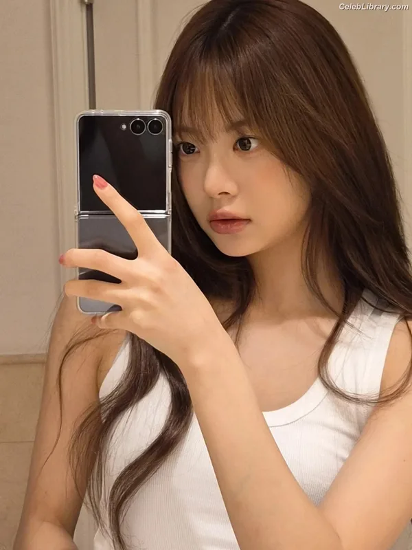 Hong Eunchae 홍은채  LESSERAFIM photo 16 of 992