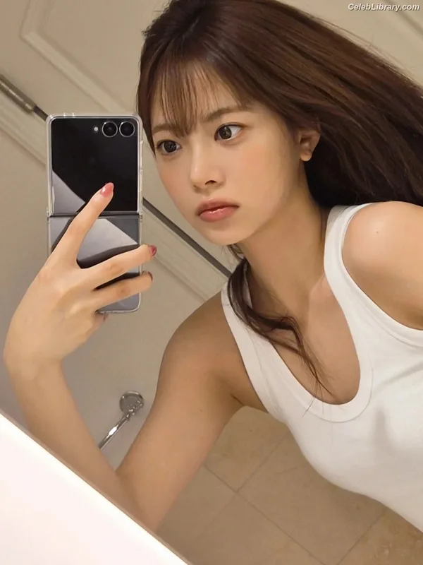 Hong Eunchae 홍은채  LESSERAFIM photo 19 of 992