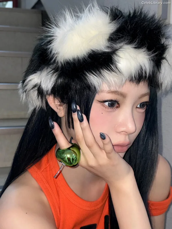 Hong Eunchae 홍은채  LESSERAFIM photo 5 of 992