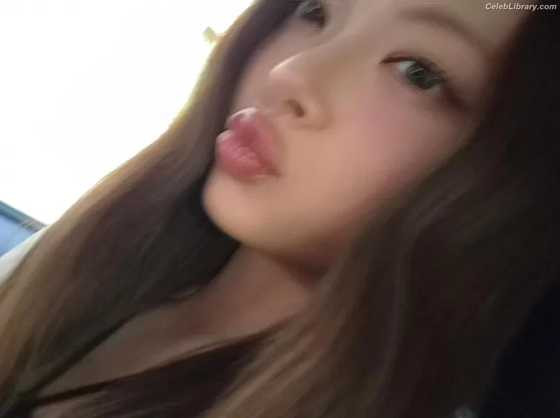Hong Eunchae 홍은채  LESSERAFIM photo 21 of 992