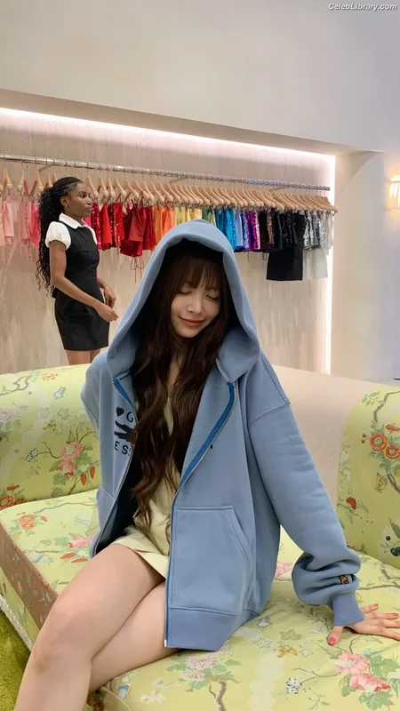 Hong Eunchae 홍은채  LESSERAFIM photo 17 of 992