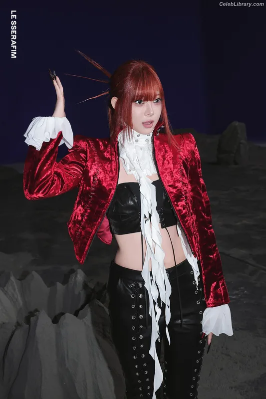 Hong Eunchae 홍은채  LESSERAFIM photo 18 of 992