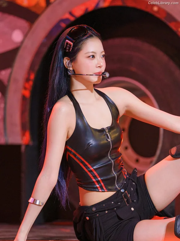 Hong Eunchae 홍은채 LESSERAFIM photo 23 of 992