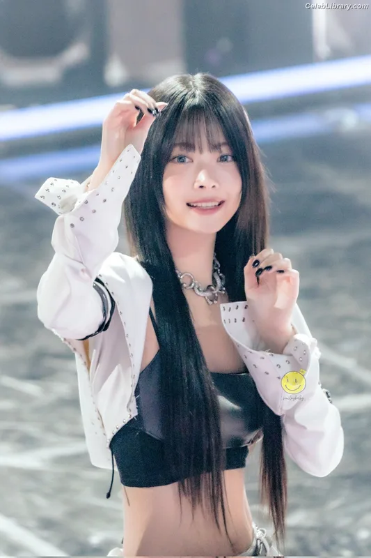Hong Eunchae 홍은채  LESSERAFIM photo 5 of 992