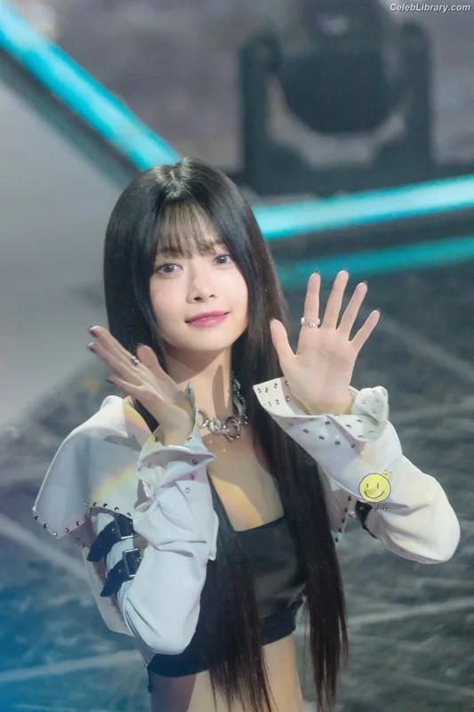 Hong Eunchae 홍은채  LESSERAFIM photo 7 of 992