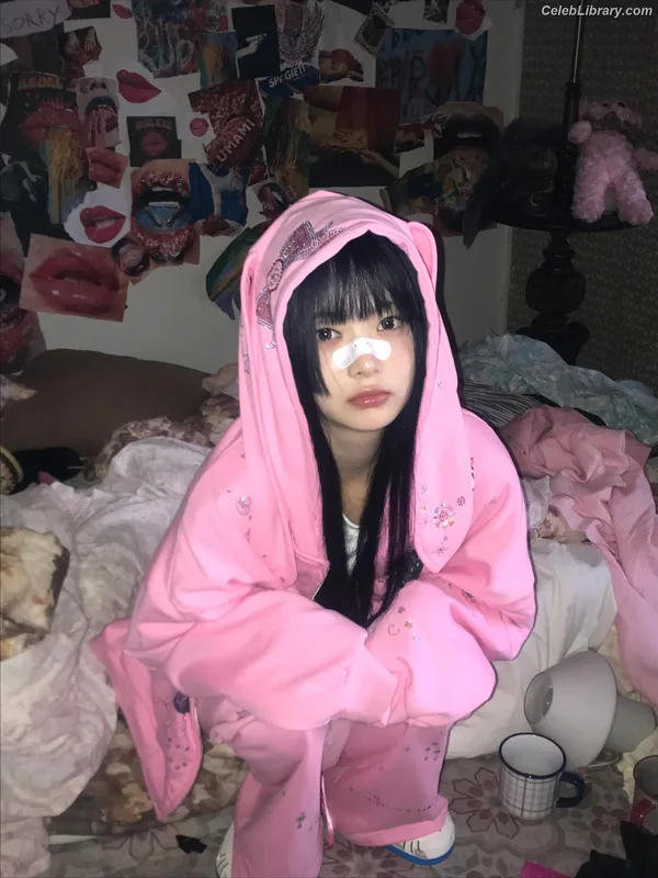Hong Eunchae 홍은채  LESSERAFIM photo 15 of 992