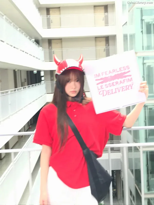 Hong Eunchae 홍은채  LESSERAFIM photo 21 of 992
