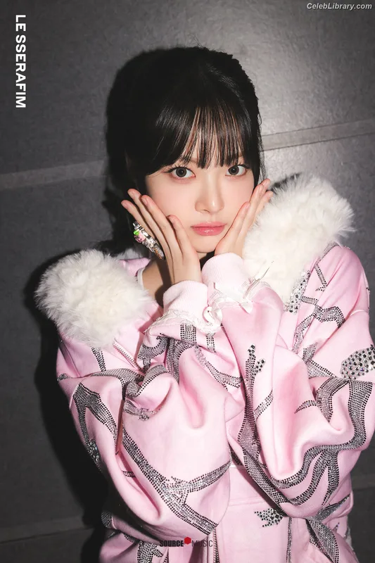 Hong Eunchae 홍은채  LESSERAFIM photo 15 of 992