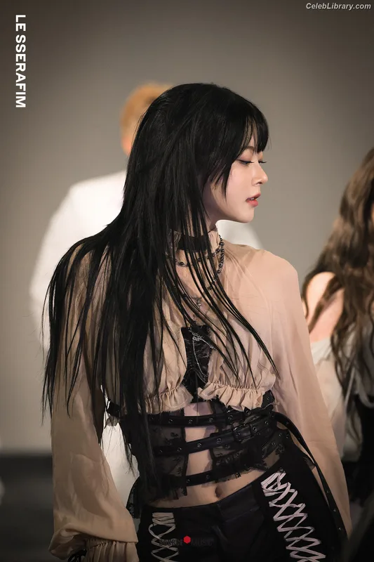 Hong Eunchae 홍은채  LESSERAFIM photo 19 of 992