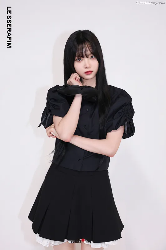 Hong Eunchae 홍은채 LESSERAFIM photo 2 of 992