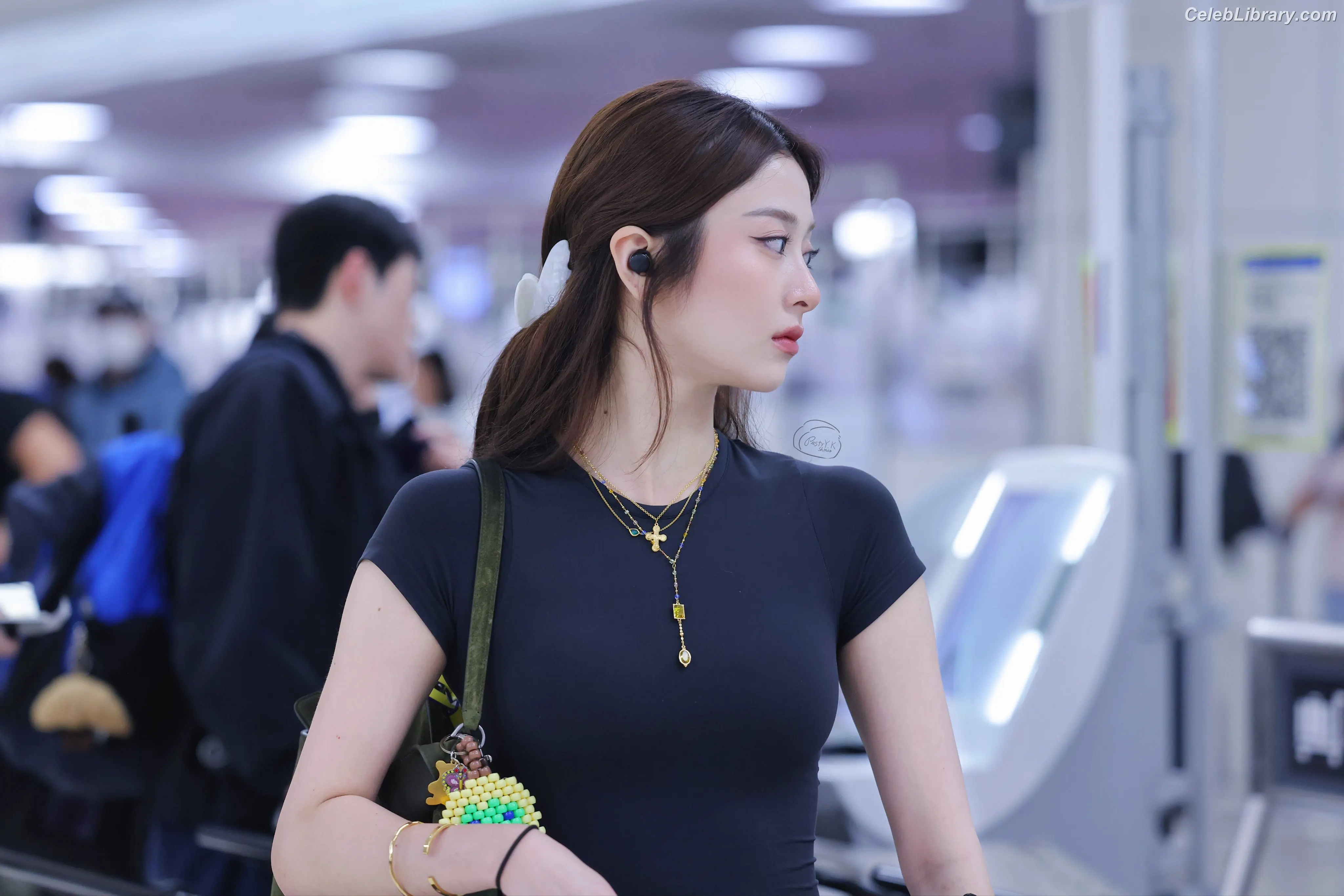 Huh Yunjin 허윤진 LESSERAFIM photo 5 of 252